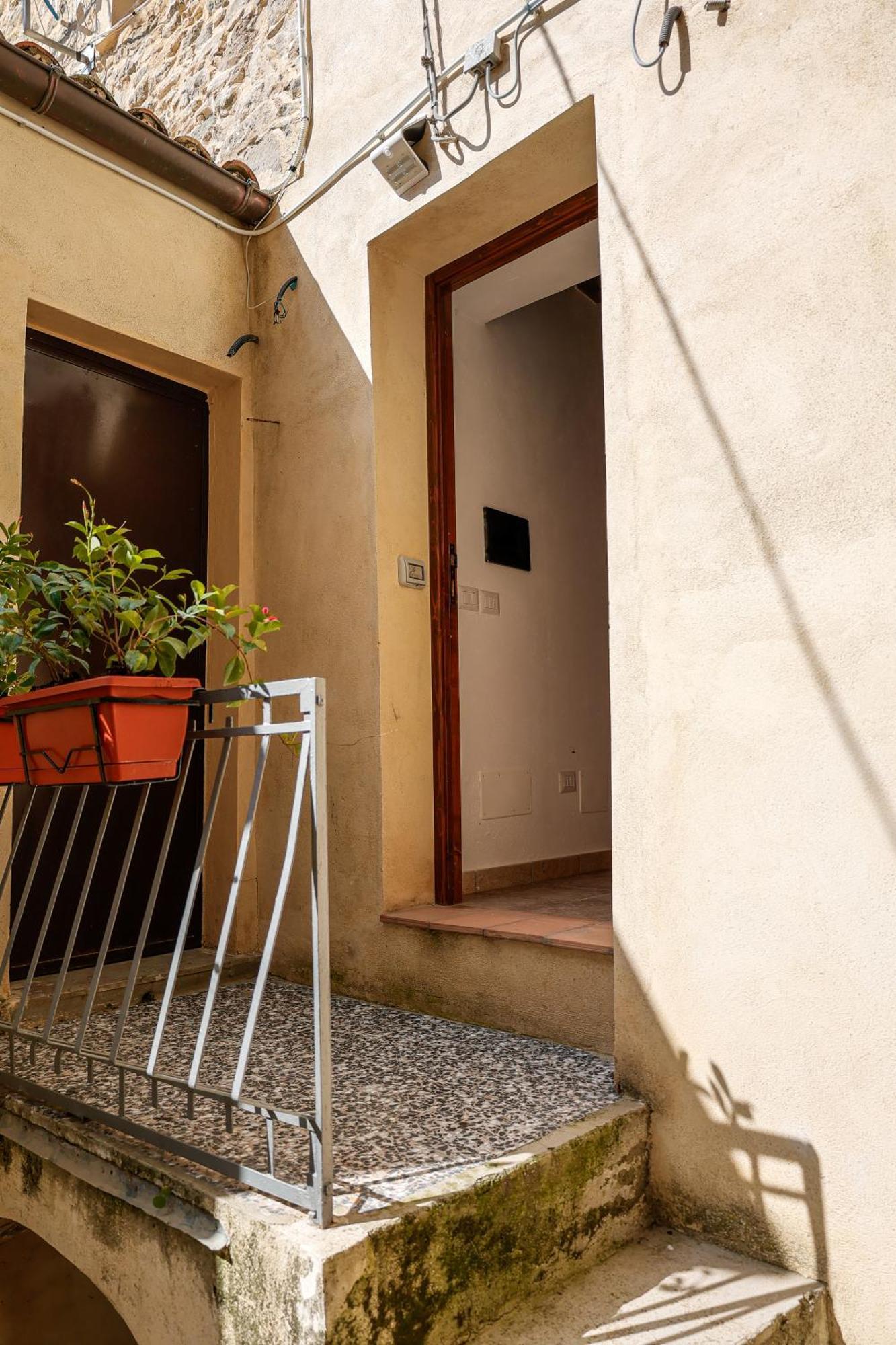 La Portella Quiet Residence Oriolo  Экстерьер фото